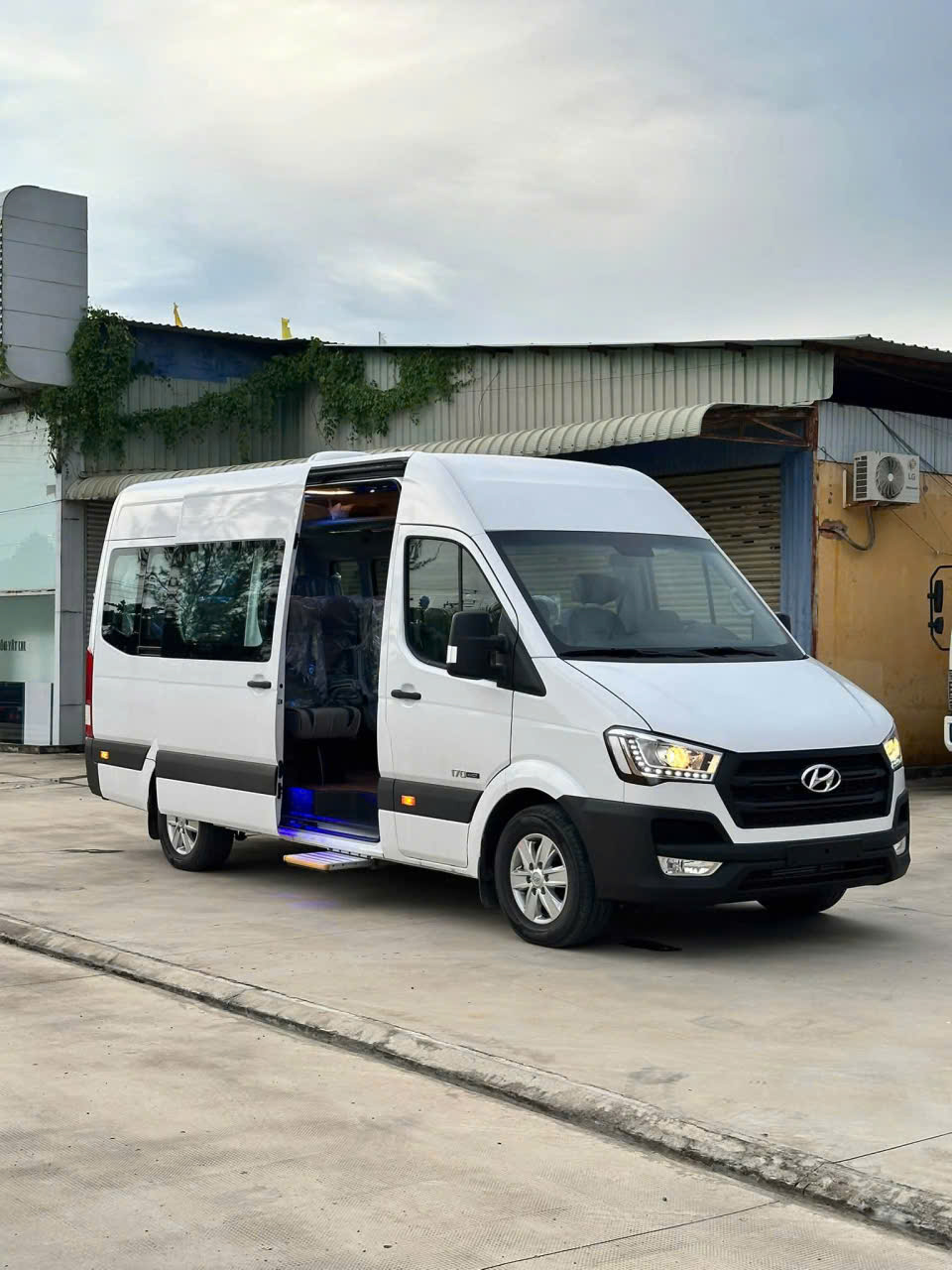 Xe Cần Thơ Đi Rạch Giá – Thuê Xe Hợp Đồng 4, 7, 16, 29, 45 Chỗ Có Tài Xế